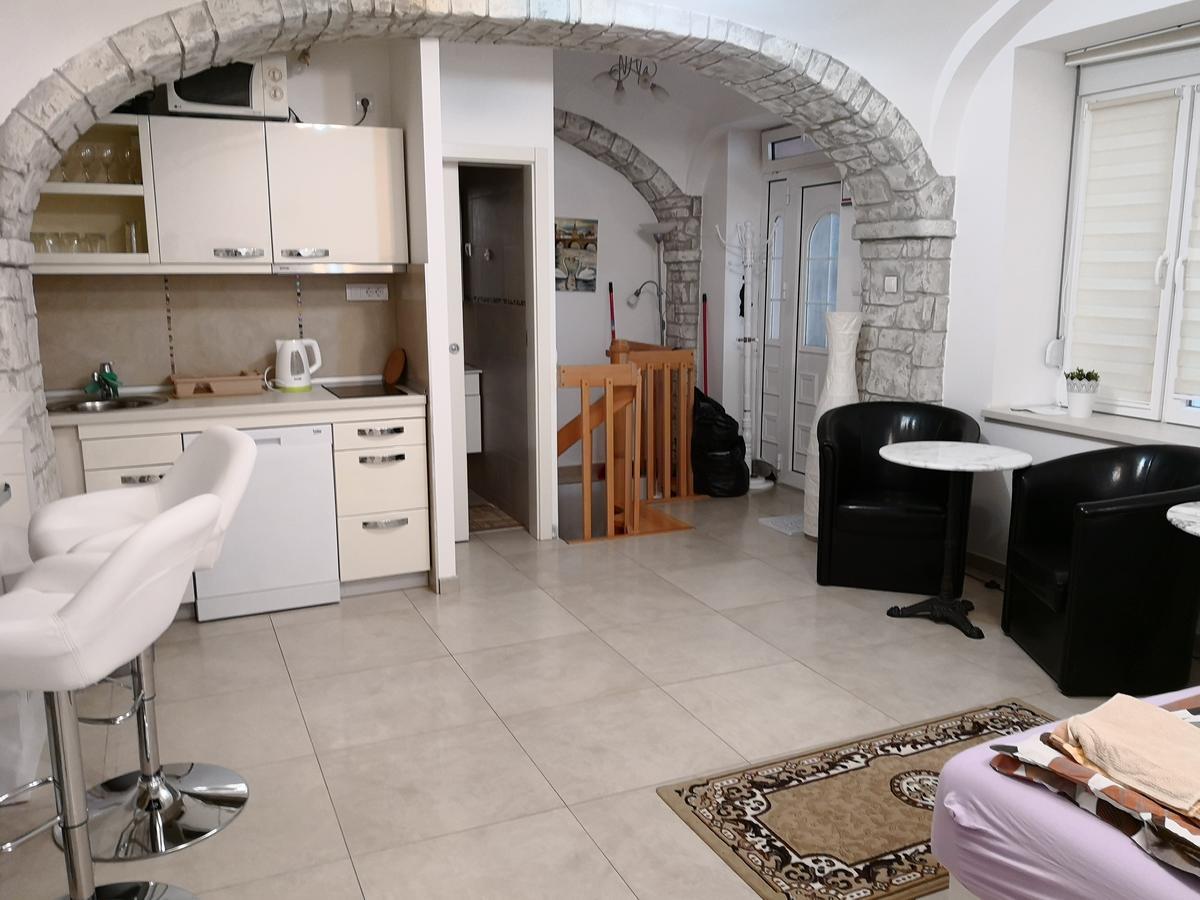 Apartment Zemun Old Town Center Belgrado Esterno foto