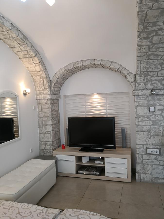 Apartment Zemun Old Town Center Belgrado Esterno foto