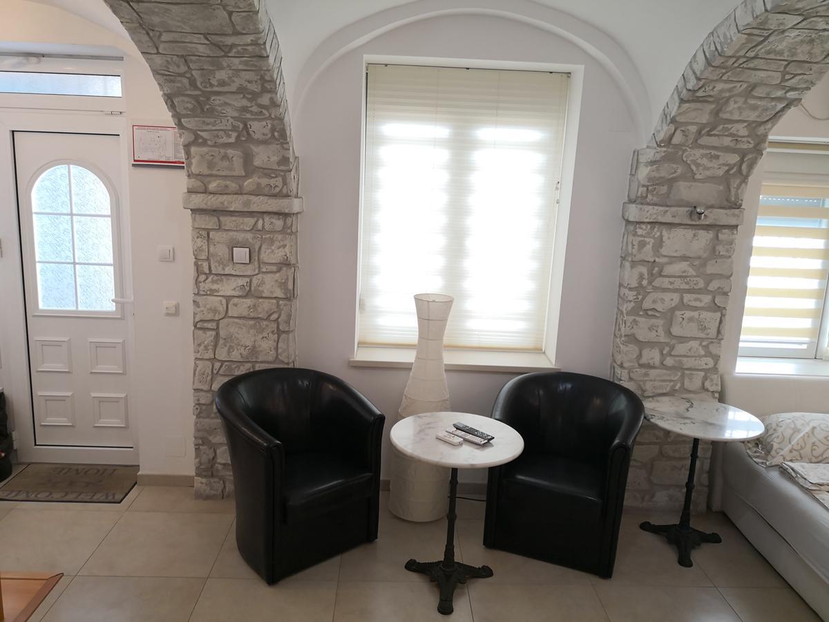 Apartment Zemun Old Town Center Belgrado Esterno foto