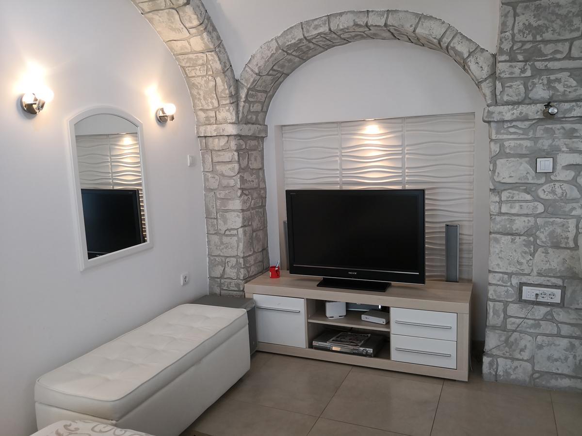 Apartment Zemun Old Town Center Belgrado Esterno foto