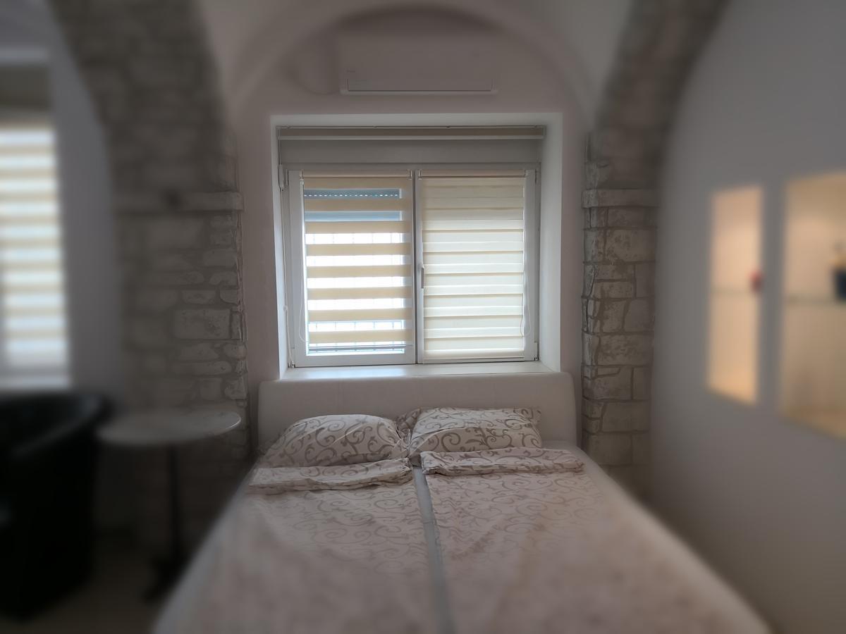 Apartment Zemun Old Town Center Belgrado Esterno foto